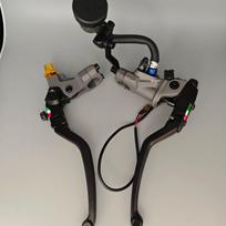 Adjustable CNC Aluminum Alloy Motorcycle Brake Levers Right Clutch Pump Handle Modified Hydraulic Pump tamsiai pilka spalva