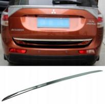 Mitsubishi Outlander III - Chromuota juosta ant bagažinės dangčio
