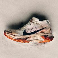 Nike Wmns ZoomX ACG Zegama 'Summit White Safety Orange Black' 37.5