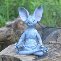 Elegantiška balto katino dervos skulptūra, puikiai tinkanti sąmoningai meditacijai ir namų dekoravimui Gray