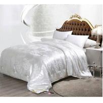 Begeman Silk Blend Jacquard Quilt balta