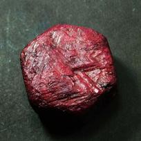 NATURAL Red RUBY Huge Rough 222 Ct Earth Mined CERTIFIED Loose Gemstone 36.1 mm approx raudona