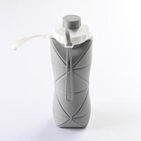 Patvarus 600 ml sulankstomas vandens butelis, nepraleidžiantis vožtuvas Daugkartinis sulankstomas kelioninis vandens butelis, skirtas treniruoklių salėje 600ML pilka