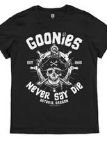 Goonies Pirate Skull Graphic Plus Size T-Shirt - Bold Black Tee with Stylized 'G S įvairiaspalvis