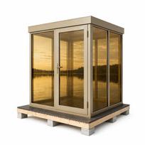 Stiklinė sauna – su aliuminio rėmu, moderni ir atspari oro sąlygoms, aukso spalvos.