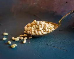 Ekologiški gliaudyti kedro riešutai - 100 g
