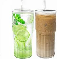 Borosilikatinio stiklo puodeliai su dangteliais ir stikliniais šiaudeliais, 20 oz, 2 vnt
