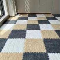 Pliušinis patchwork kilimų komplektas,  Balta 8vnt+pilka 8vnt+kupranugaris 8vnt