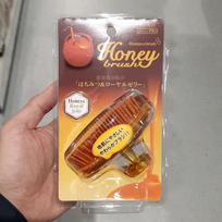 Nitori Honey Royal Jelly Gentle Scalp Massage Shampoo Brush