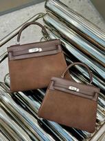 Karvės odos mozaika Matinė oda Vieno peties krepšys Mažas kvadratinis krepšys Moteriškas krepšys kasdieniam naudojimui Crossbody 25x10x18cm ruda