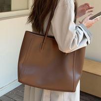 2026 Women New Korean Style Versatile Tote Bag Fashi Shoulder Commute Bag Female Classic Retro Large Capacity Casual Handbag About(31-10-27cm) kava