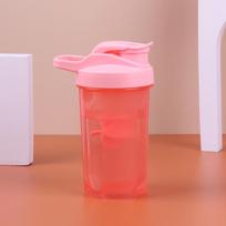 Custom Logo  500ML Portable Plastic Shaker, Protein Mixing Bottle, Fitness Travel Cup for Milkshake 401-500ml raudona
