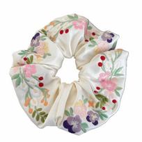 Satin Floral Scrunchies French Style Hair Ropes Retro Embroidery Hair Scrunchies  Rubber Bands smėlis