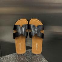 French outer wear flat-bottomed one-pedal cool slippers female 2025 summer new fairy wind retro beach one-word slippers 35 juoda