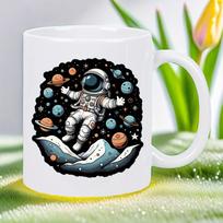 Astronaut Mug - Space-Themed Coffee Cup with Astronaut Floating Outside Planet, Ceramic Cup for Home, Office, or Astronomy Gifts 320ml