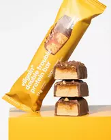 Double Trouble Protein Bar Salted Caramel Peanut – Traškus sūdytos karamelės ir žemės riešutų skonio baltyminis batonėlis | Vilgain | 55 g