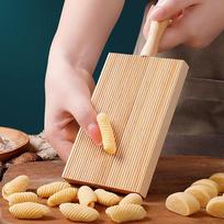 Medinis sviesto stalas ir ledų pagaliukai Medinė garganelli lenta Natūralaus medžio Praktiška makaronų gnocchi makaronų lenta Gamyba Rankų darbo