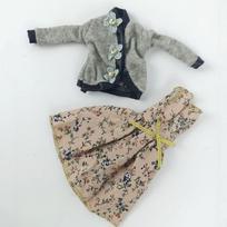 Elegantiškas paltas ir kaimiška gėlėta suknelė Barbės lėlės aprangai Rankų darbo drabužių rinkinys 1/6 lėlės aksesuarų, vaikų žaislų pilka