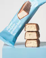 Trouble Protein Bar Milky Coconut – Švelnus pieniško kokoso skonio baltyminis batonėlis | Vilgain | 55 g