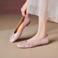 2025 spring new model new flower decoration gentle lady style square head shallow mouth flat sole single shoes soft sole Doudou shoes 35 rožinė