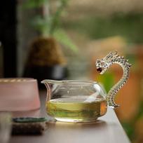 Heat Resistant Glass Gong Dao Bei Tea Pitcher with Dragon Design Luxury Tea Set Gift for Home Office Ceremony 300ML