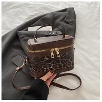 Spring New Persalized Trend Shoulder Messenger Bag Ctrasting Splicing Cylinder Bag Trendy Fashi Leopard Print Handbag 18.5x14cm kava