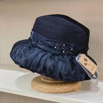 Vintažinė elegantiška Hepburn stiliaus kepurė nuo saulės organzos dekoracija susegta karoliukais Dizainas vienspalvis paplūdimio atostogų didelis kepuraitė nuo saulės 56-58cm juoda