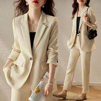 Women's Apricot Business Suit Set M abrikoso spalvos kostiumo komplektas