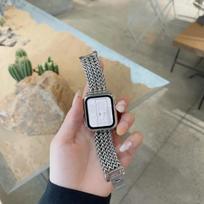 Prabangi nerūdijančio plieno apyrankė skirta Apple Watch 9 8 7 6 SE 5 3 45/44/42/41mm Metalinė pintinė apyrankė Correa iWatch Ultra 49mm 40 38mm 38mm 40mm 41mm sidabras