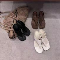 2025 summer new square toe flip-flops 2025 summer new slope heel high heel leisure vacation sandals 35 juoda