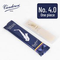 Vandoren Classic Blue Box Alto Saxophone Reeds, 2.5/3, Beginner Level