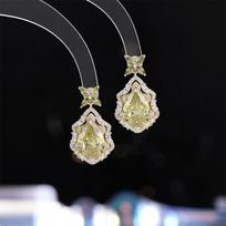 Women's Light Luxury Design Elegant Water Droplet Inlaid Zircon Earrings Fashionable And Versatile Niche Design Earrings