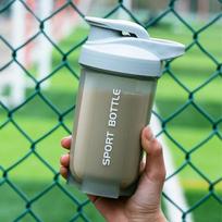 Simple Protein Shaker Bottle LeakProof 500ml Gym Mixer Cup with Blender Ball BPA Free Sports Shaker for Protein Powder & Fitness 500ml balta