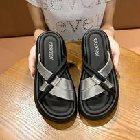 Cool slippers women's summer wear 2025 new models with skirts, platform beach sandals, fashionable women's pregnant women's one-word drag 35 sidabras