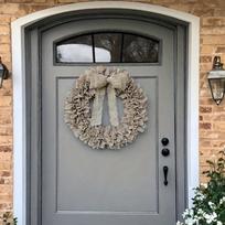 Natural Burlap Wreath with Defined Pleated Design for Indoor Outdoor Use on Doors Walls and Fireplace Surrounds China Mainland