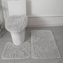 Luxurious 3-Piece Red Bathroom Rug Set Soft, Plush, Non-Slip Bath Mat, Contour Rug, and Toilet Lid Cover One Size