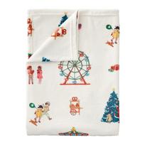 Baltos spalvos iš mikropliušo vaikiškas pledas 150x200 cm Christmas Fairground – Belle & Boo