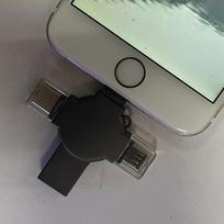 USB laikmena USB atmintukas su Lightning jungtimi,  Juoda