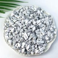 Howlite akmens dekoratyviniai chipai, 100 g