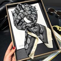 2025 new high-end retro fashion small square scarf printed versatile sunscreen silk scarf spring and autumn women's sunscreen scarf 70*70cm
