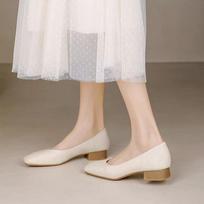 Nude leather grandma shoes women's thick heel 2025 new French medium heel women's shoes summer soft leather not tired feet single shoes 35