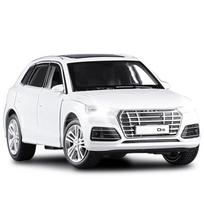 1:32 mastelio Q5 visureigis Sportinis žaislinis automobilio modelis JKM lieto metalo transporto priemonės Miniatiūrų kolekcija Garsas ir šviesa Laisvai besisukantys ratai Kolekcija berniukams balta