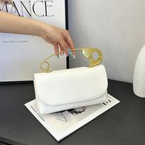 Persalized Design Chains Messenger Bags for Women Summer Fashiable Trend PU Leather Shoulder Bag 2026 New Casual Handbags (20cm<Max Length<30cm) balta
