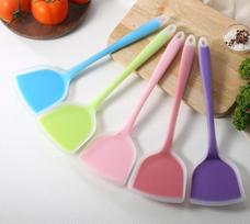 Pusiau permatoma silikoninė mentelė - Nailoninis virtuvės įrankis Semi-transparent Chinese Spatula rožinė