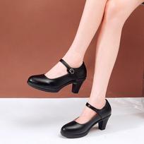 Mada 2025 Naujas Pavasaris Moteriški bateliai su kulniuku Mados tendencija Laisvalaikio Didelio dydžio batai moterims Prabangūs Elegantiški Odiniai Kulniukai Moteris Zapatos De Mujer 35 juoda