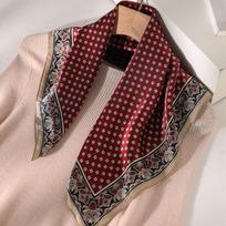 100% mulberry silk retro geometric printing high-end silk square scarf women's spring versatile light luxury small silk scarf scarf 53*53cm