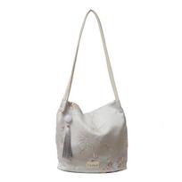 Ladies messenger bag new embroidery large capacity commuter shoulder bag fashion casual bucket cloth bag One size smėlis