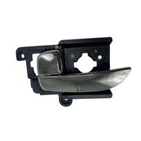 Automobilio salono kairės/dešinės vidinės durų rankenėlės pakeitimas HYUNDAI Elantra 2007-2010 82610-2H000 82620-2H000