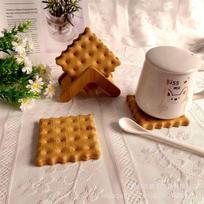 Creative Solid Wood Cookie Coaster: Heat-Resistant Wooden Pad for Cups, Mugs, and Dining Table Protection.