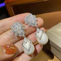 Luxurious Artificial Water Droplet Shaped Pearl Pendant Earrings, Embellished with Synthetic Zircon, Luxurious Jewelry for Banquets and Weddings